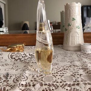 Donna Karan Cashmere Mist perfume