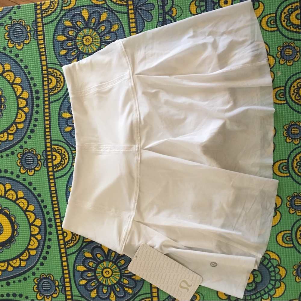 Lululemon skirt with tags