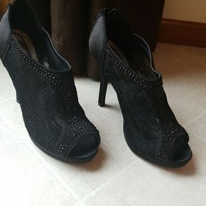 Michaelangelo Peep Toe Heels, size 8