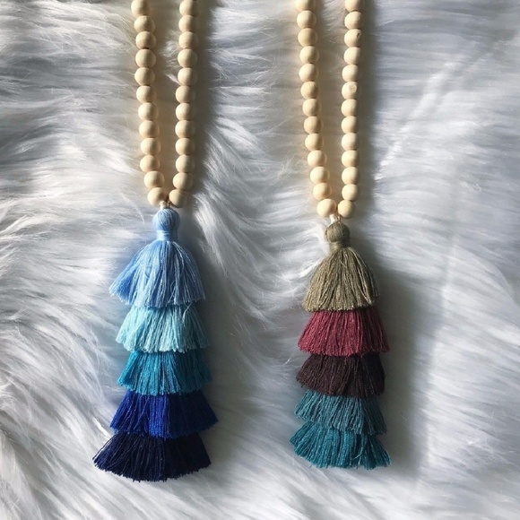 😍 Beaded Cotton Tassel Necklace - Picture 2 of 2
