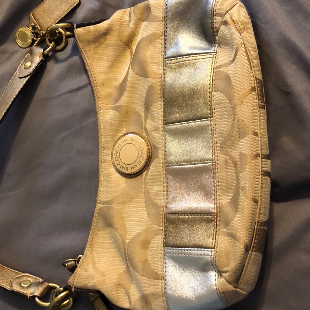 Small shoulder Coach purse