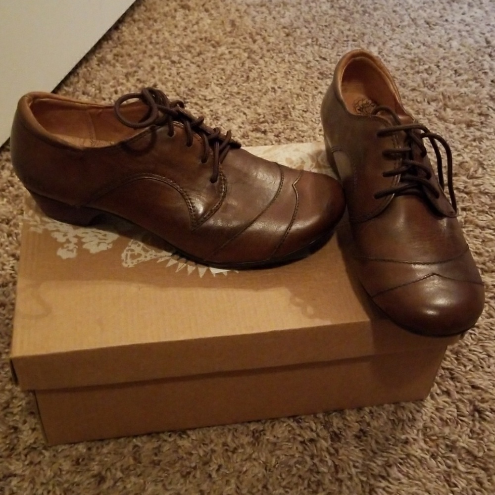 Brand New Taos dress shoes