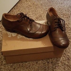 Brand New Taos dress shoes