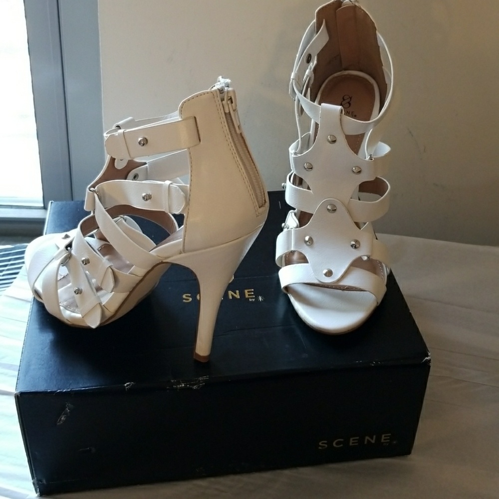 Sandals - Picture 2 of 3