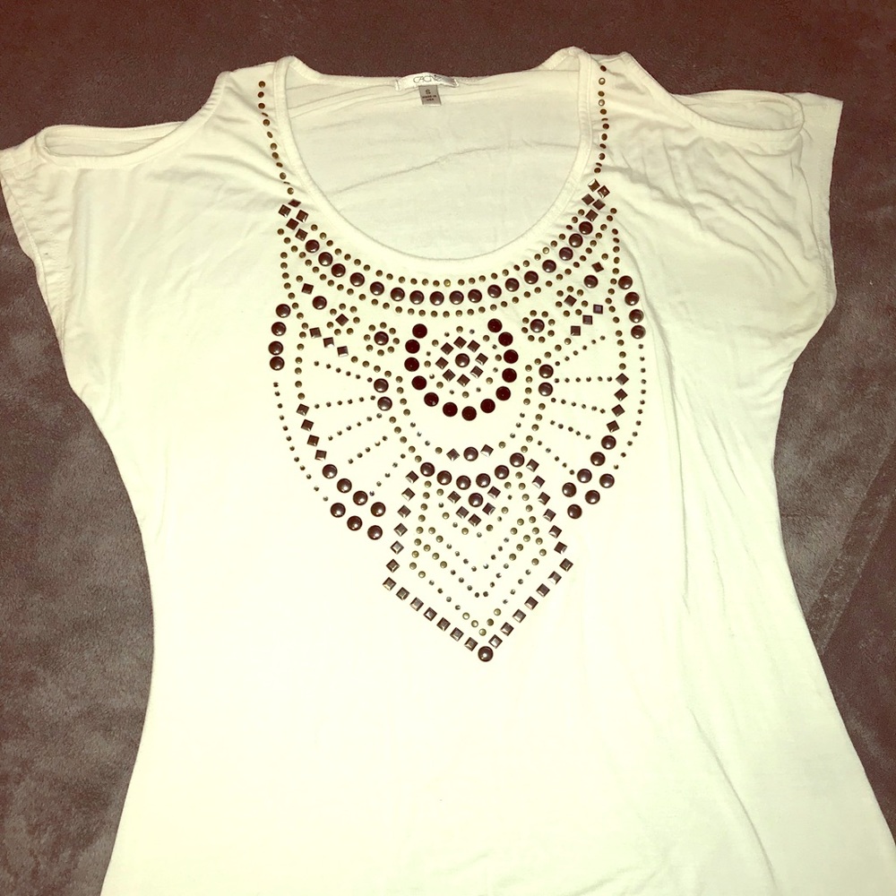 Cache cold shoulder studded tee