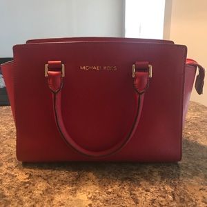 Michael Kors Selma Medium purse