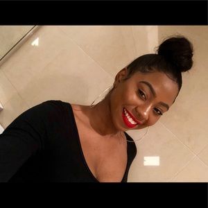 Meet your Posher, Sade