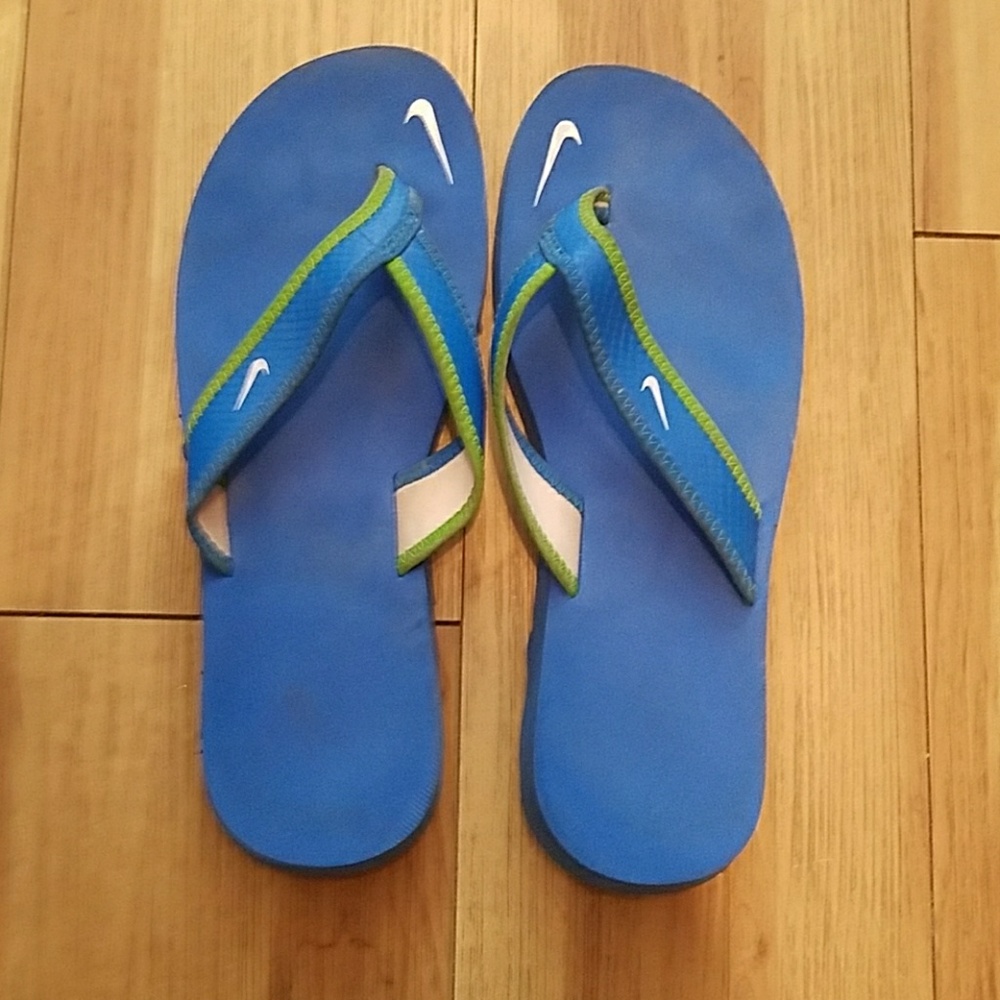 Nike flip flops
