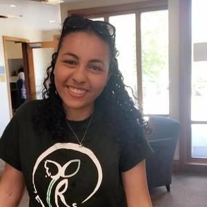 Meet your Posher, Israa
