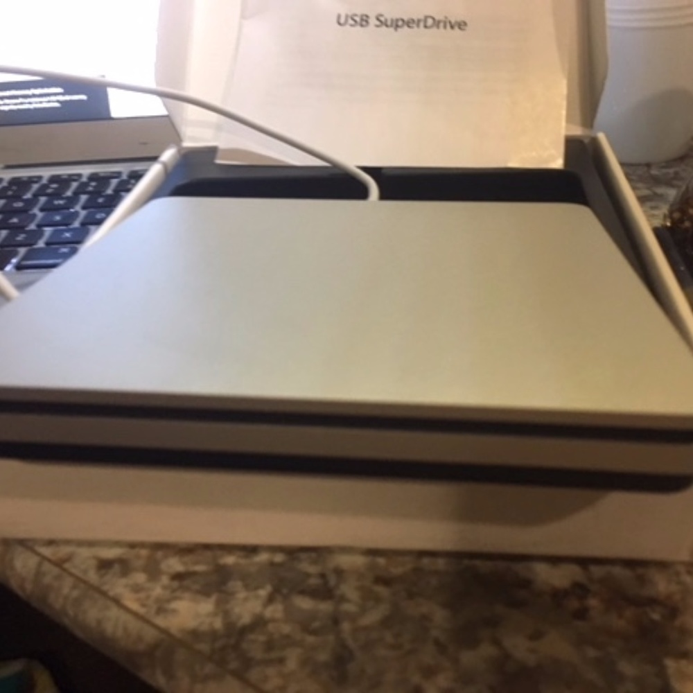 NEW IN BOX USB SUPERDRIVE BY APPLE FITS ALL BRANDS