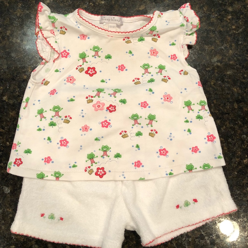 Kissy Kissy two piece shirt and shorts