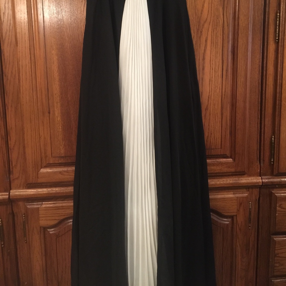 Pearce Fionda Black & White Column Dress - Picture 6 of 7