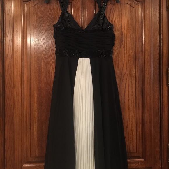 Pearce Fionda Black & White Column Dress - Picture 5 of 7