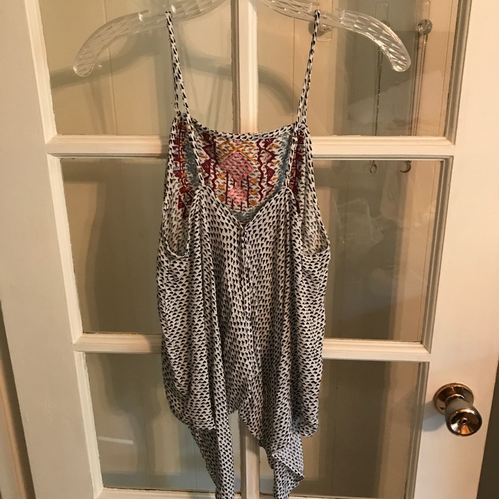 🌸 Tank Top 🌺 - Picture 2 of 4