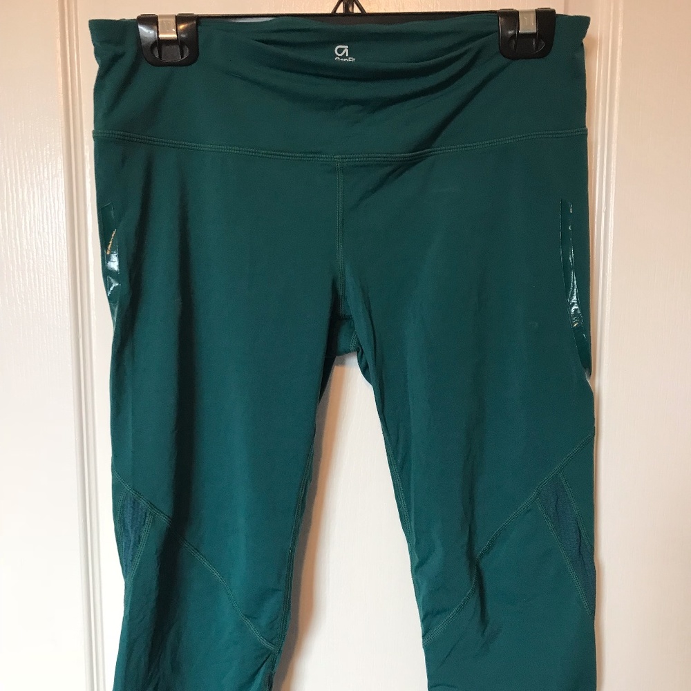 GAP Fit Running Capri Leggings