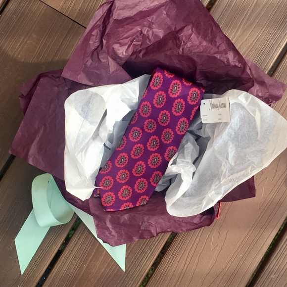 Neiman Marcus Mens Tie *New w/ tags* - Picture 3 of 4