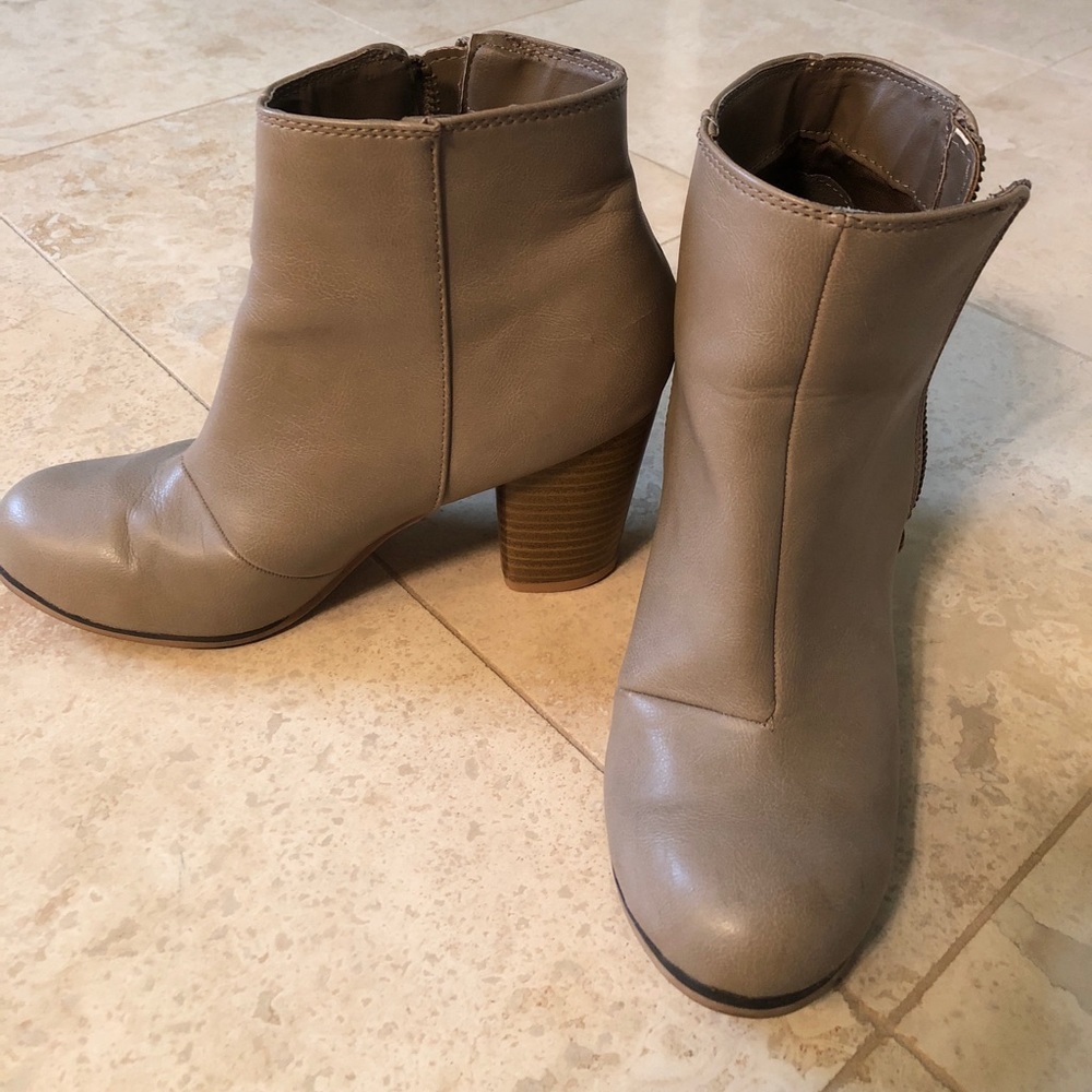 Beige short heel boots