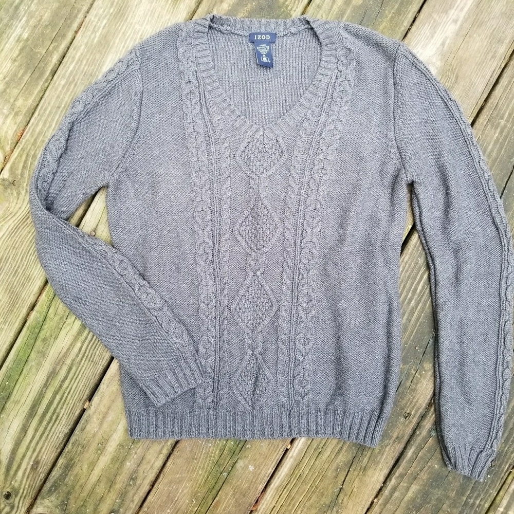 EUC Izod thick knit gray sweater