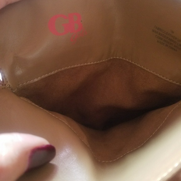 Shoes - Picture 3 of 4