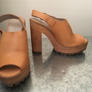 Zara Peep Toe Platform shoe