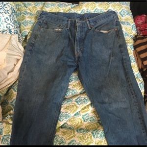 Medium wash Levi Jean’s