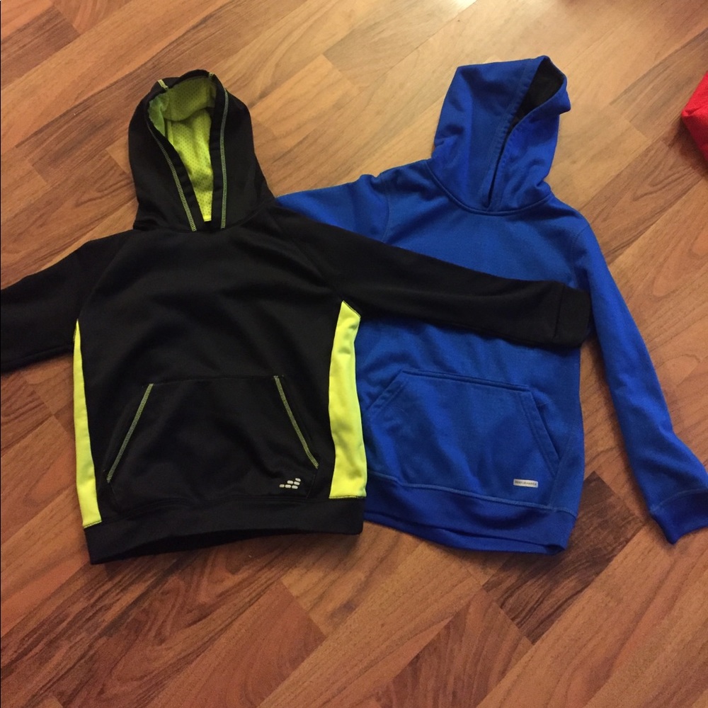 Two boys hoodies. S(8)