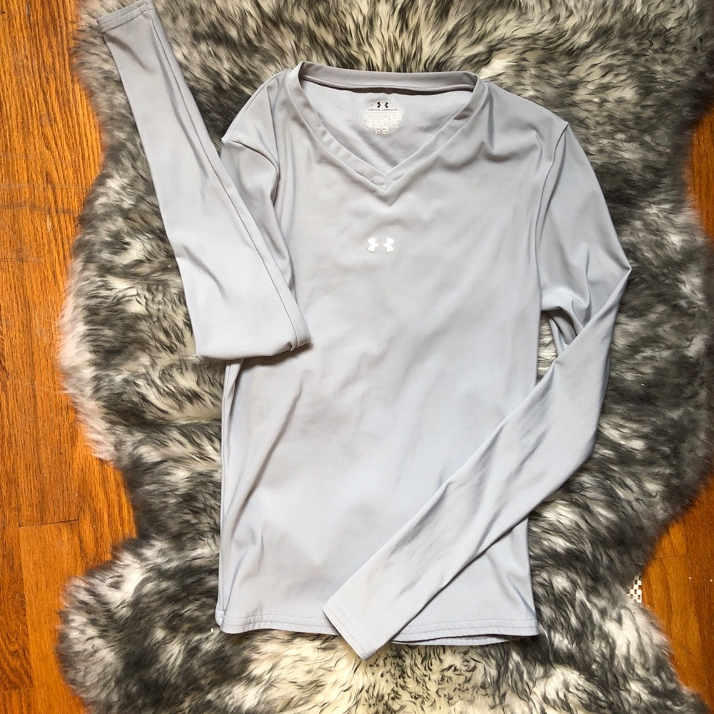 Under Armour base layer in silver. So warm! 🦋😍