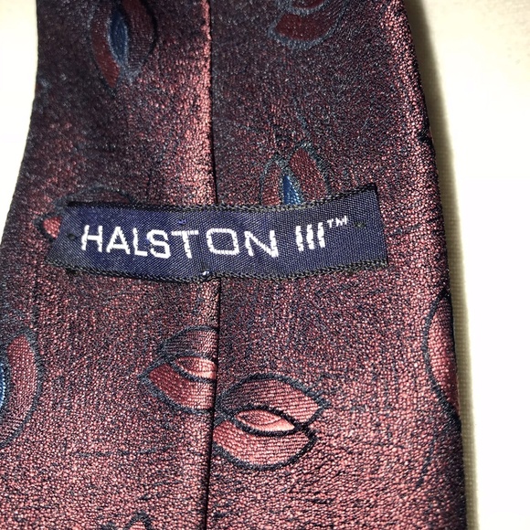 Halston III - Picture 3 of 4