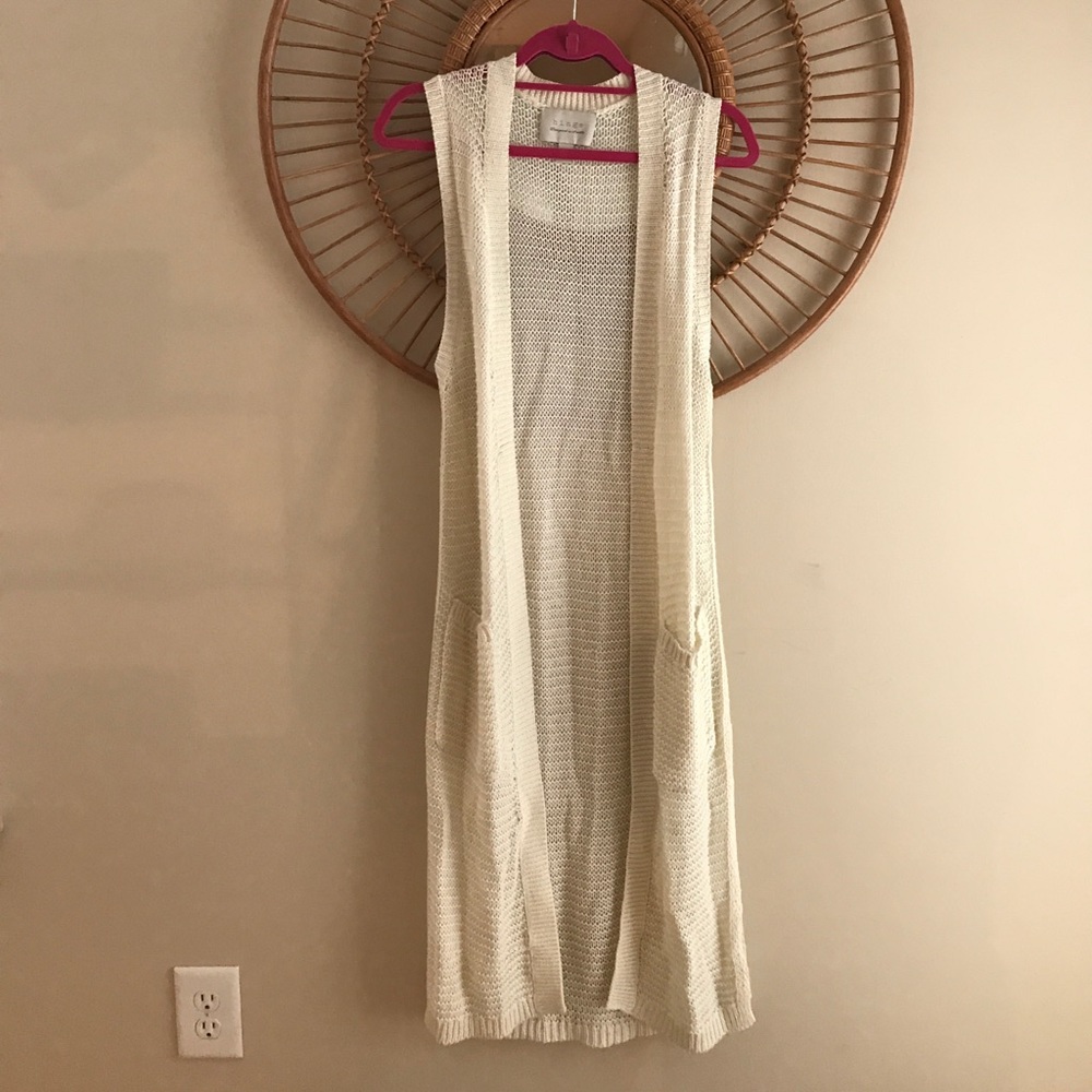 Sleeveless sweater topper