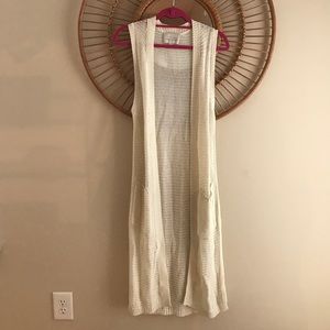 Sleeveless sweater topper