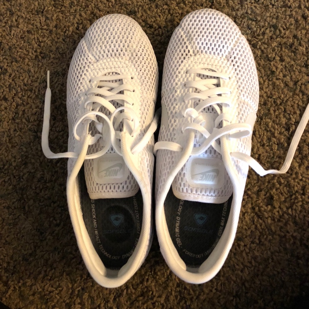 Nike Tennis Shoes 7