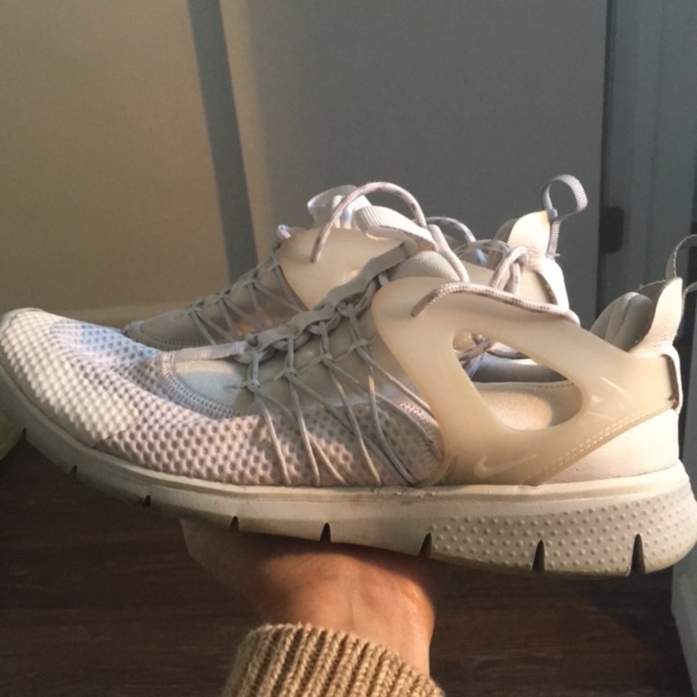 Womens Nike Free Viritous White Shoe Sneakers 8.5