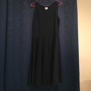 L Black Lularoe Nicole with Sleeves Removed