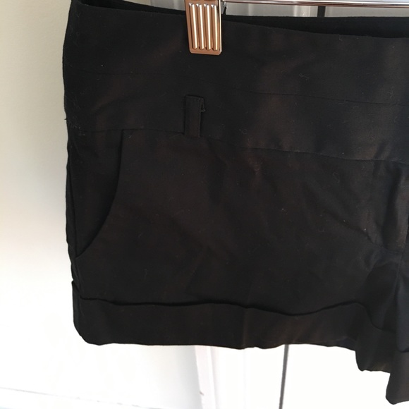 NEW Shorts 🖤 - Picture 3 of 3