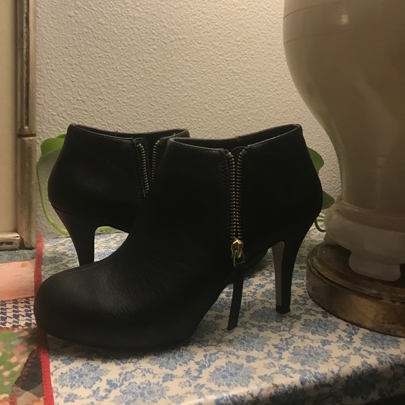 High heel booties Steve Madden never worn - Picture 2 of 3