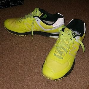 Men's sneakers/tennis shoes