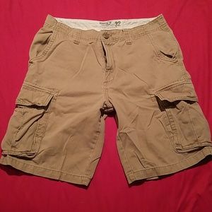 Men's Old Navy Khaki Cargo Shorts size 32