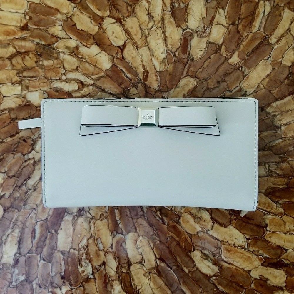 Kate Spade Ashton Wallet