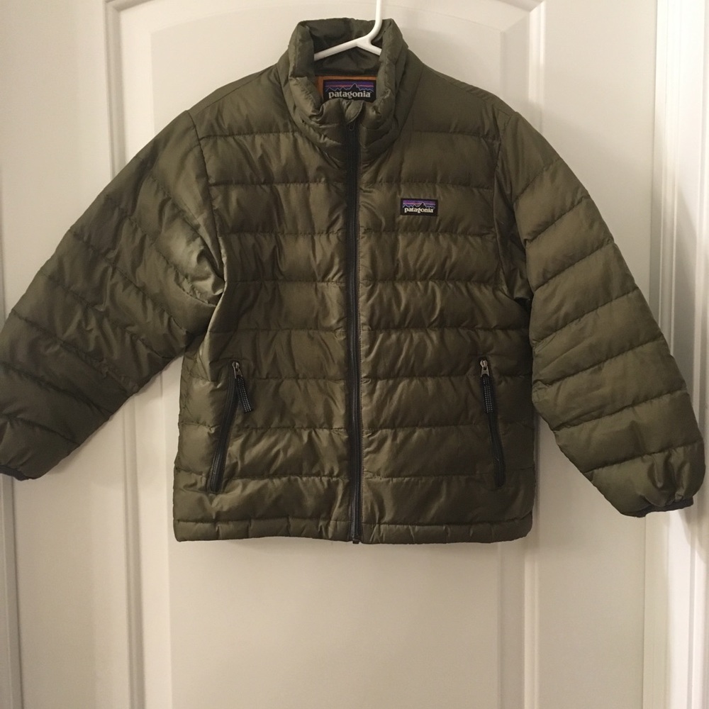 Patagonia coat. Boys size 5/6.