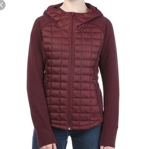 NWT — Womens North Dace Endeavor Thermoball jacket