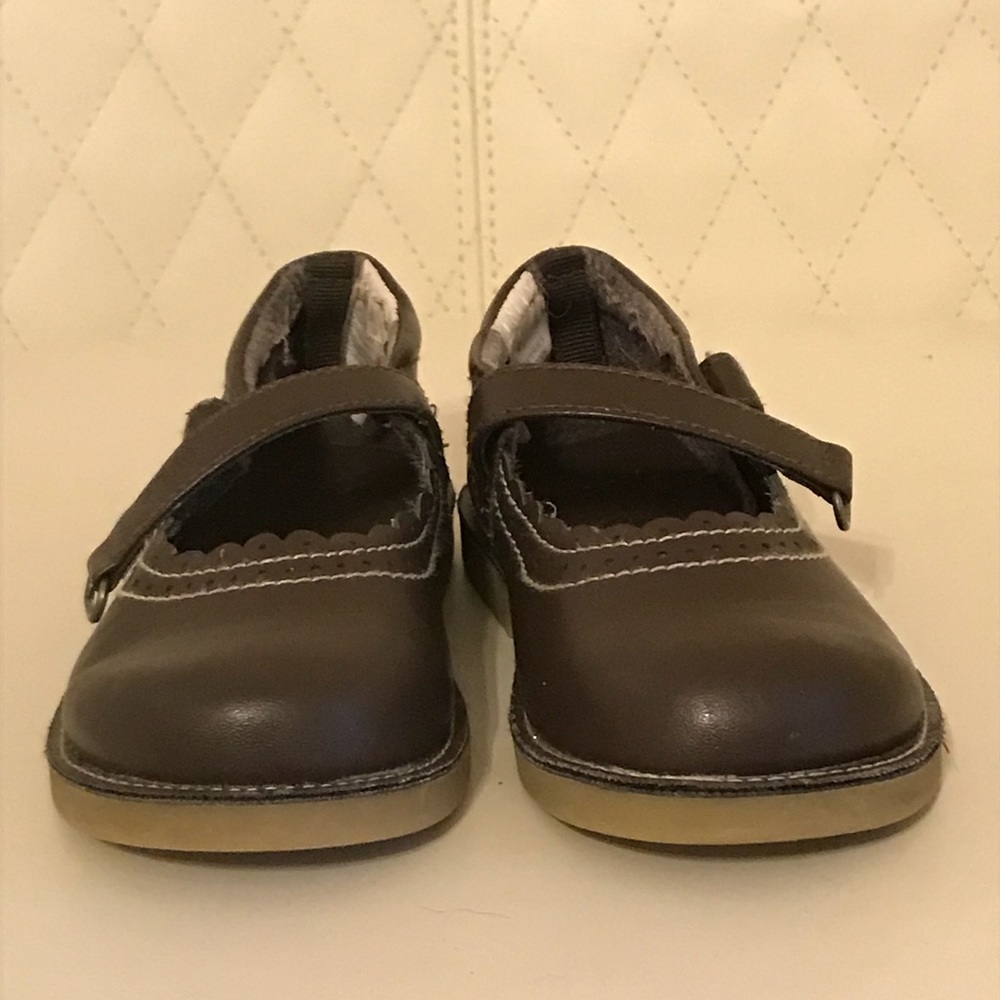 Girls Gymboree size 8 toddler shoes