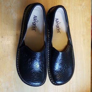 Algeria Size 40 Clogs
