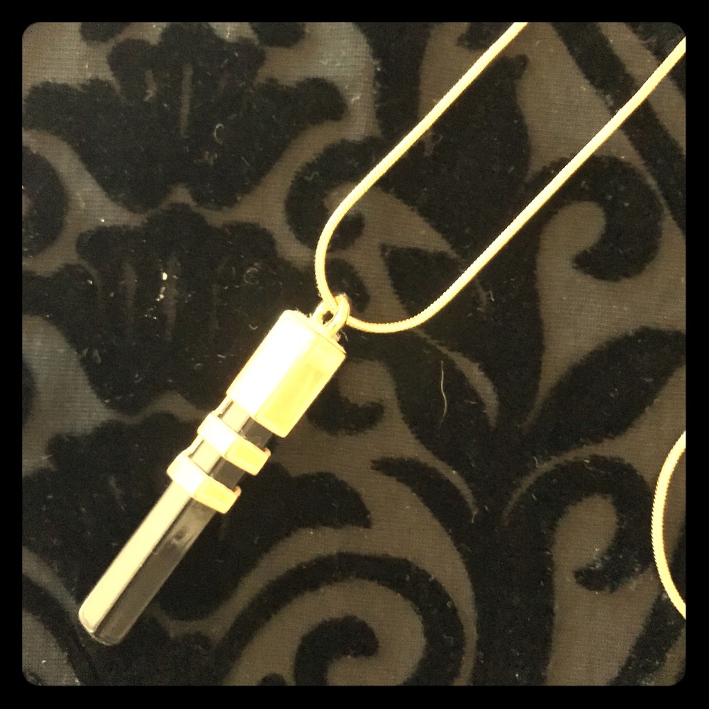 Vince Camuto long necklace