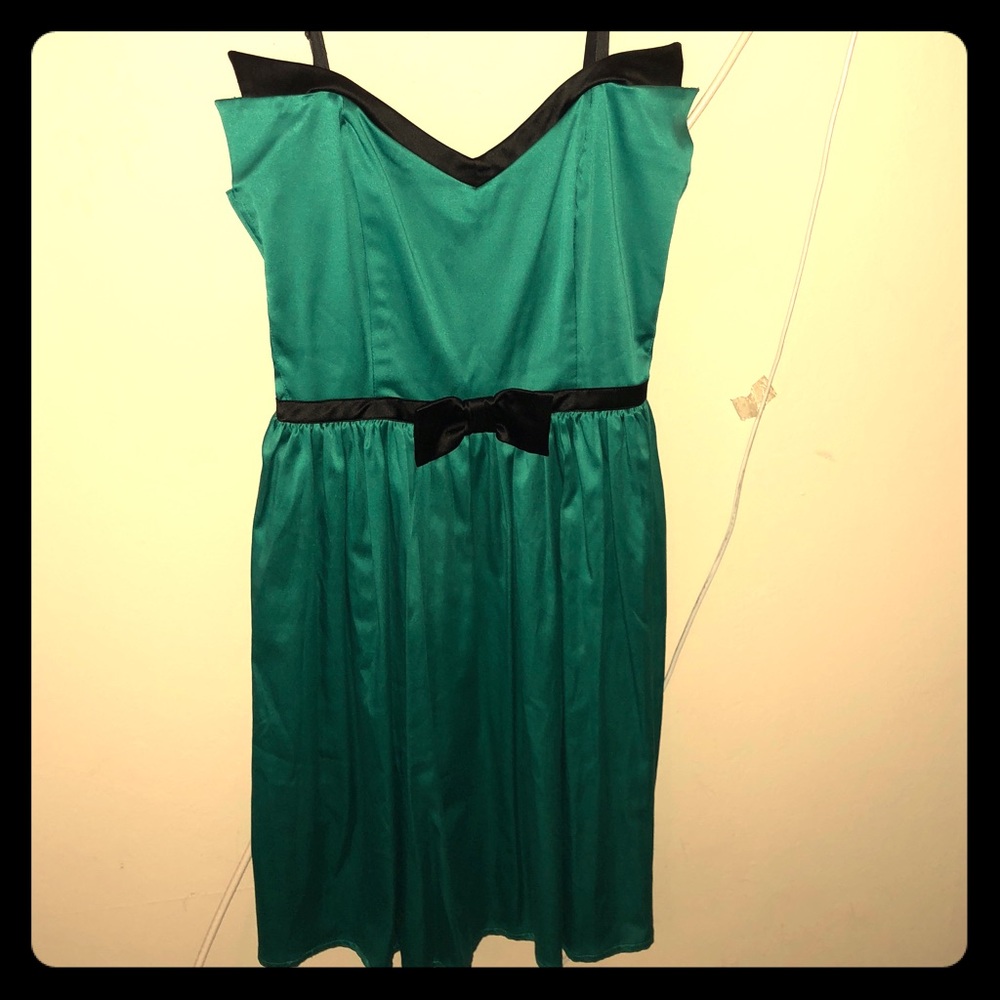 1950’s inspired ModCloth: Xmas green dream dress!