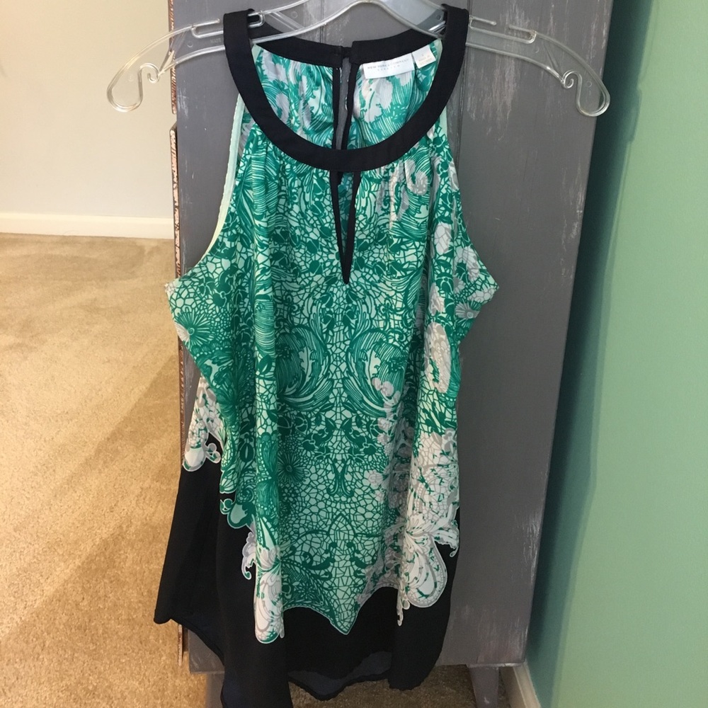 Keyhole sleeveless New York & Co blouse