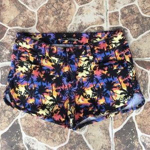 Hot Topic - Lovesick Skull Sunset Shorts