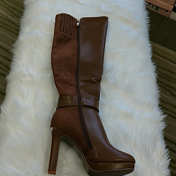 Knee Boot - Picture 6 of 8