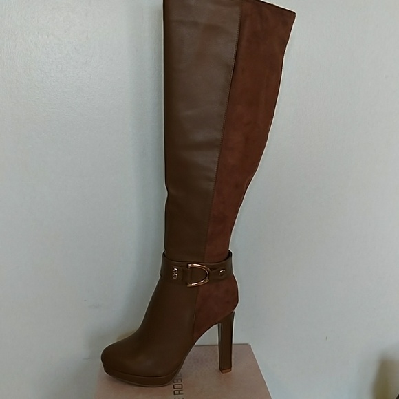 Knee Boot - Picture 2 of 8