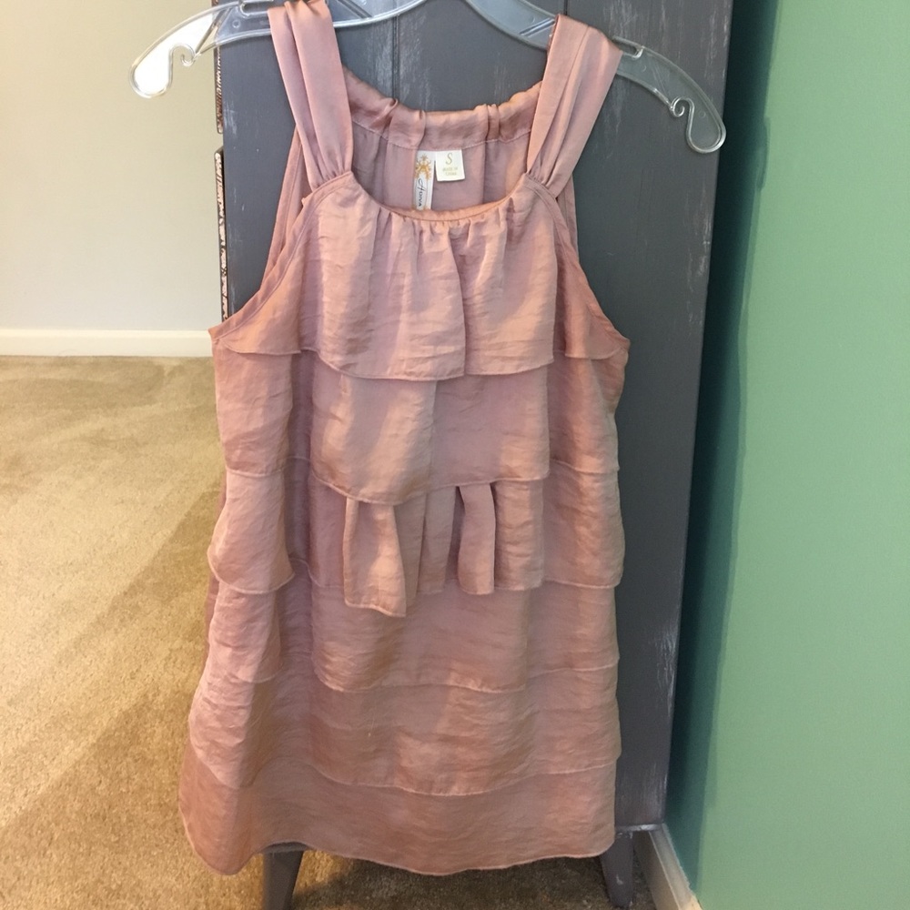 Light pink layered sleeveless top