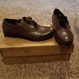 Brand New dress shoes. With beautiful velvet laces